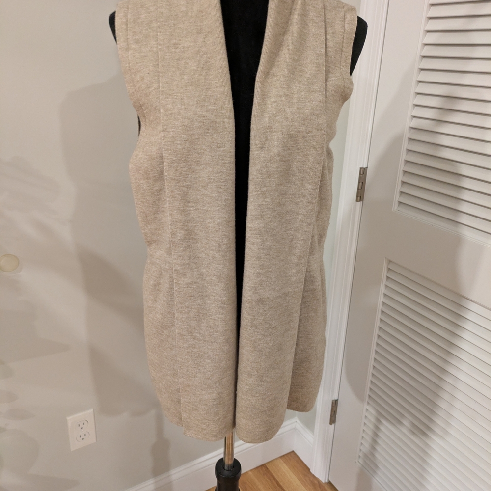 Beige Sleeveless Vest Size L
